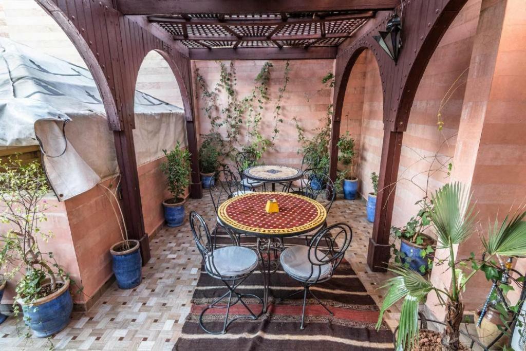 Hotel Riad Tamazouzte à Marrakesh Extérieur photo